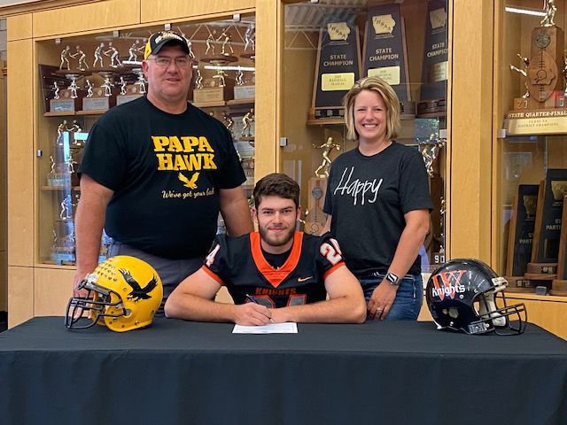 Cael White signs for Wartburg